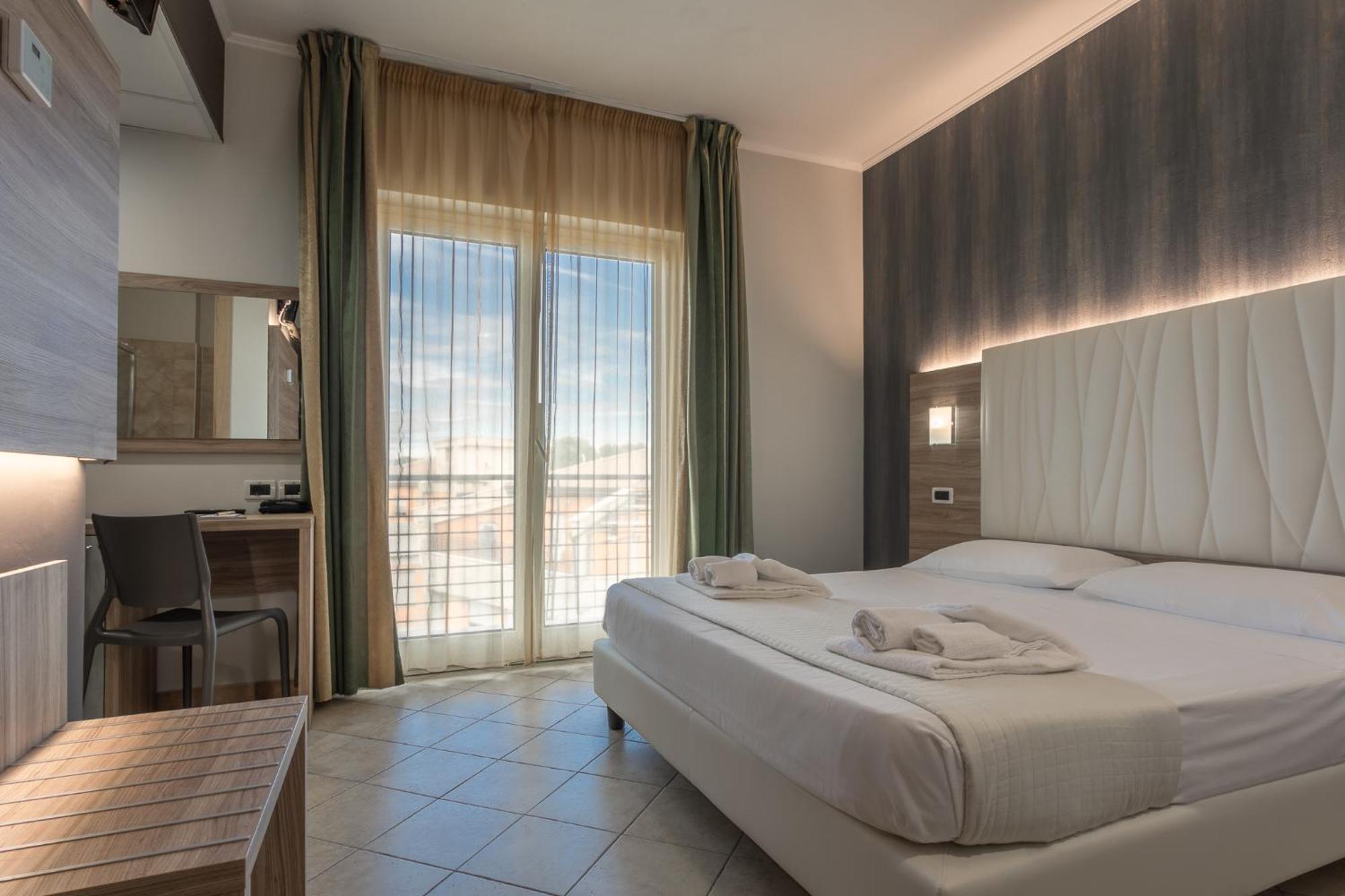 Prestige Hotel 3*